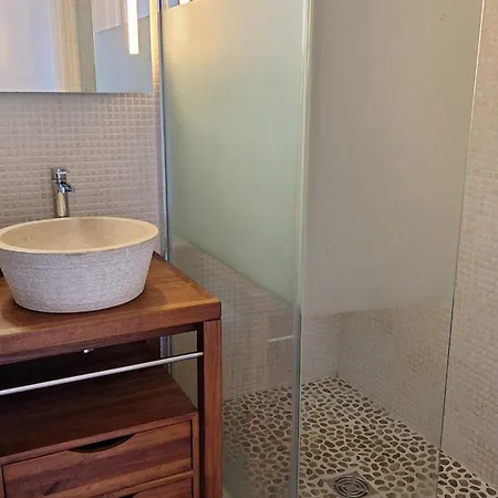 Cap Esterel Village شقة *