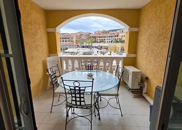 Cap Esterel Village *